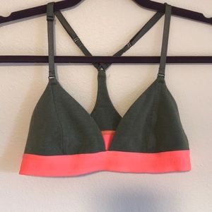 Lululemon bra size 6- worn once!